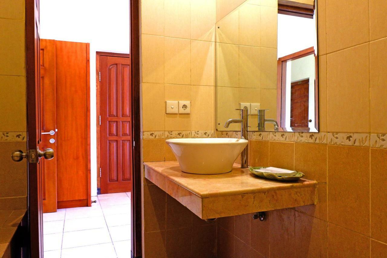 Hotel Intansari Denpasar Exterior foto
